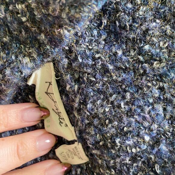 🌞 Cozy Blue and Gold Sweater - Picture 2 of 3